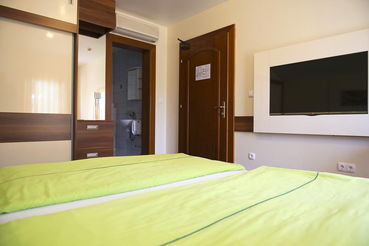 Hotel Pansion Maestral Novi Vinodolski Exteriér fotografie